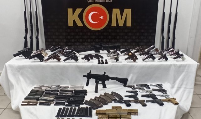İzmir’de 4 organize suç örgütü çökertildi