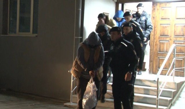 İzmir'de bahis çetesi şüphelileri adliyeye sevk edildi