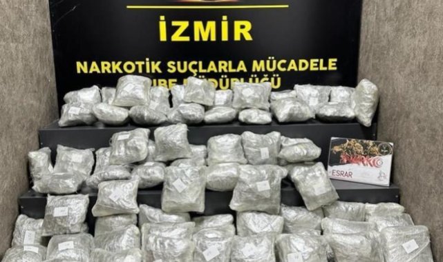 İzmir’de bir kargo firmasında yaklaşık 40 kg esrar ele geçirildi