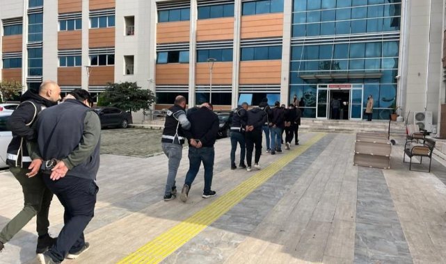 İzmir'de eğlence mekanındaki silahlı kavgada 7 gözaltı
