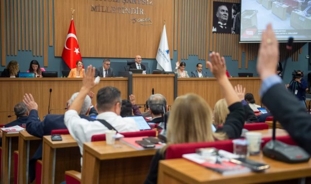 İzmir'de su baskını mağdurlarına nakdi yardım meclisten geçti