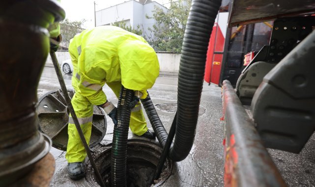 İzmir’de yağmur alarmı: Büyükşehir Belediyesi bin 500 personel ile sahada