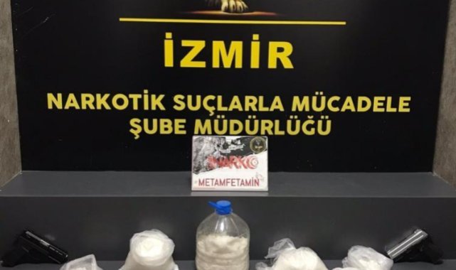 İzmir’in iki ilçesinde zehir tacirlerine operasyon