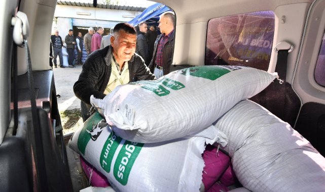 İzmir’in tarım reformu yem destekleriyle büyüyor: 3 yılda 45 bin ton yem bitkisi tohumu