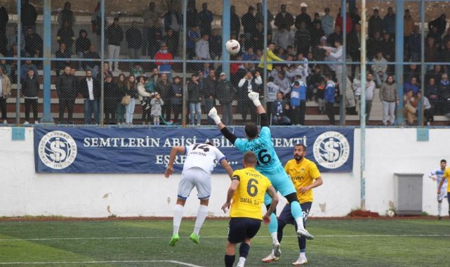 İzmirspor sahasında Alaçatıspor'u 4-0 mağlup etti