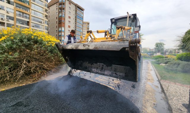 Karşıyaka Belediyesi 1 yılda 75 bin metrekare yol onarımı yaptı