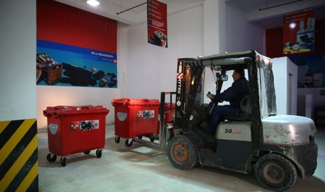 Karşıyaka’da “Elektronik Atıklar Tablete Dönüşsün” kampanyası sürüyor