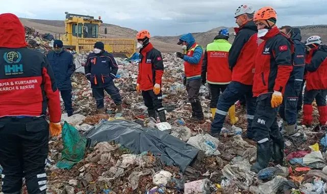Kayseri'de, çöp yığınının altında kalan belediye işçisinin cansız bedenine ulaşıldı