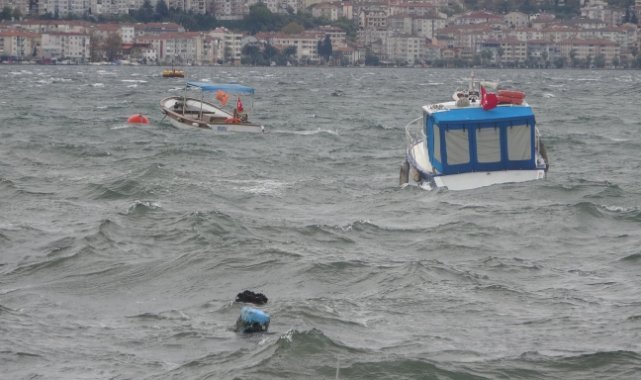 Kocaeli’de fırtına: 7 balıkçı teknesi battı