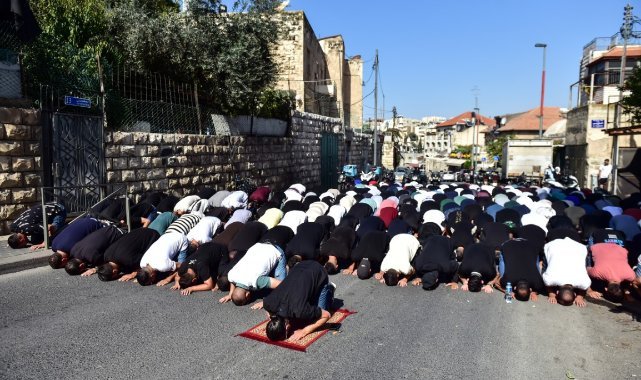 Mescid-i Aksa'daki 4. cumada İsrail güçlerinden Filistinlilere müdahale