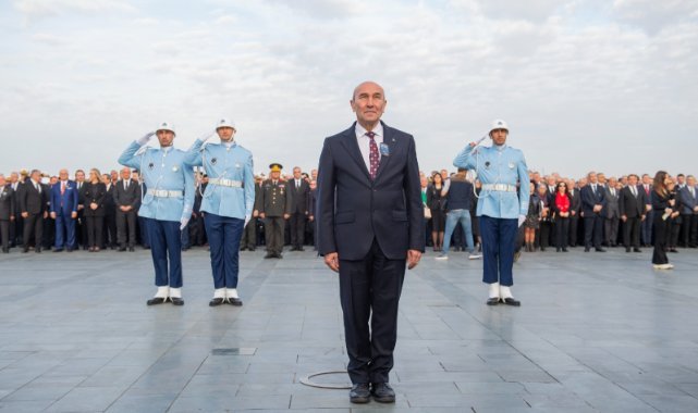 Saat 9’u 5 geçe İzmir’de hayat durdu