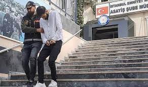 Sattıkları otomobili yedek anahtarıyla çaldılar