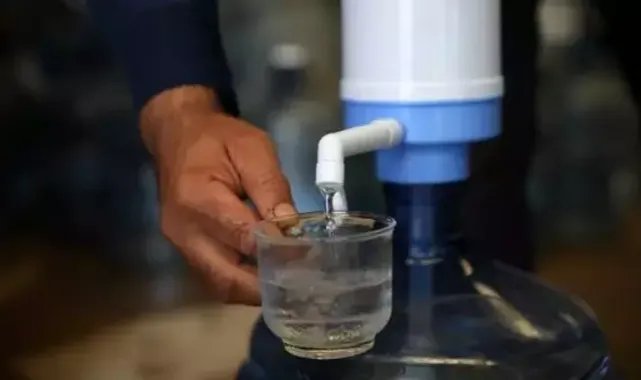 Sokakta makineden doldurulan damacana, insan sağlığını tehdit ediyor