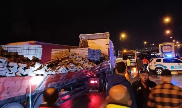 TEM'de 18 araç zincirleme kazaya karıştı; 4 yaralı