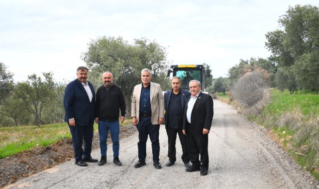 Torbalı Belediyesi'nden ova yollarında hummalı çalışma