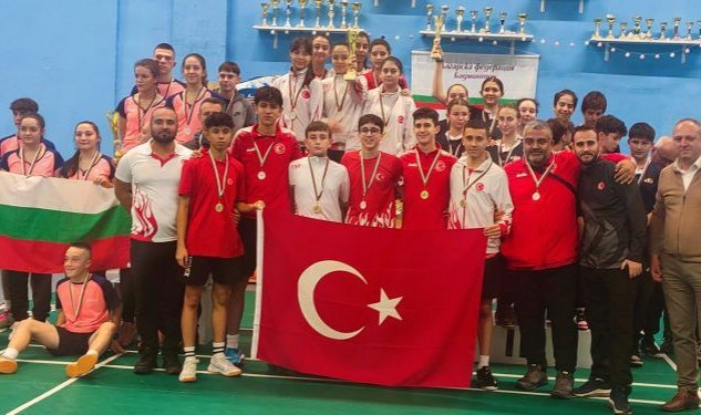 15 yaş altı Badminton Millilerimiz Balkan şampiyonu oldu