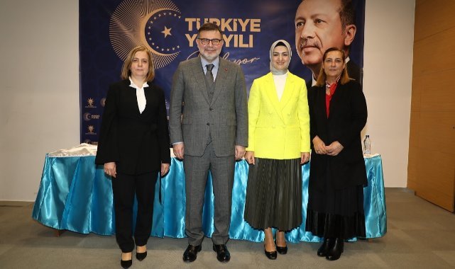 AK Parti İzmir Kadın Kolları’nda devir teslim töreni