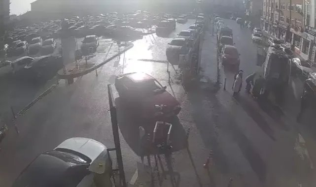 Ambulansın dönüş yaptığı esnada çarptığı kadın hayatını kaybetti