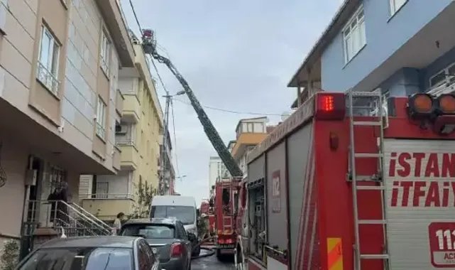 Ataşehir'de 4 katlı binanın çatı katında yangın