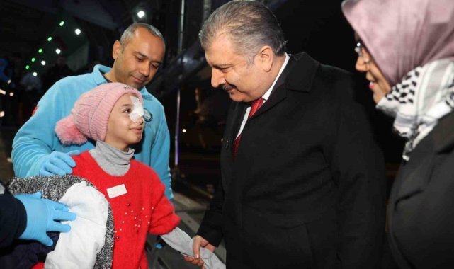 Bakan Koca: “Toplam 182 hasta Türkiye’ye getirildi”