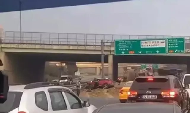 Basın Ekspres Yolu'nda iki kamyon devrildi