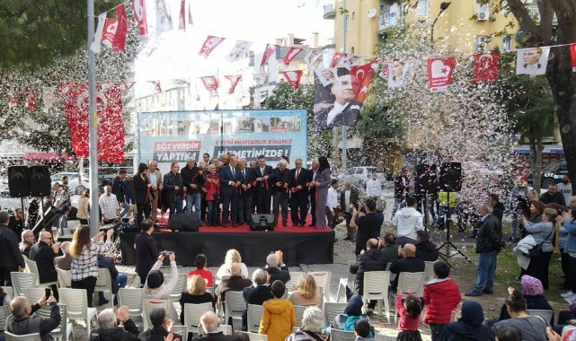 Bayraklı’da muhtarlar ‘Serdar Sandal’ dedi