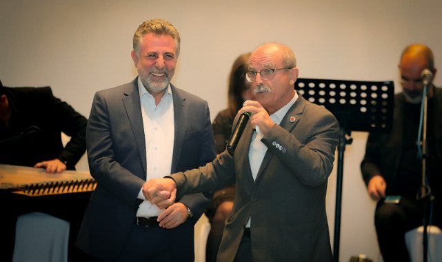 Bayraklı'nın muhtarları Başkan Sandal'ın yanında