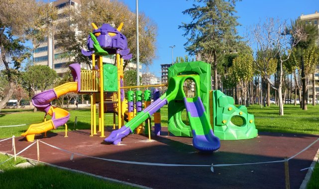 Bayraklı parklarıyla güzel