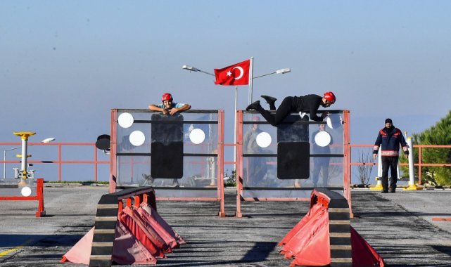 Bileklerinin hakkıyla itfaiyeci olacaklar