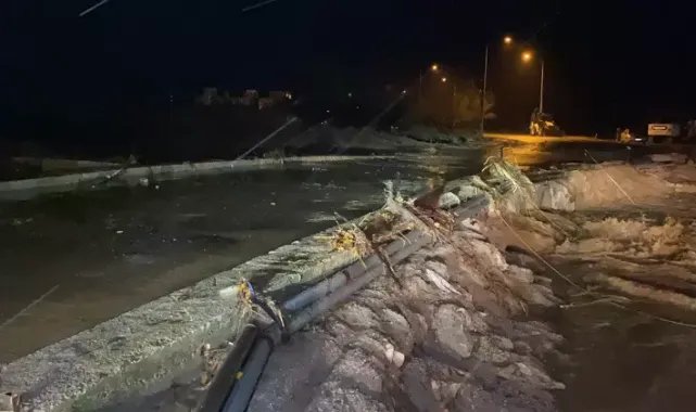 Çanakkale'de sağanak nedeniyle dere taştı