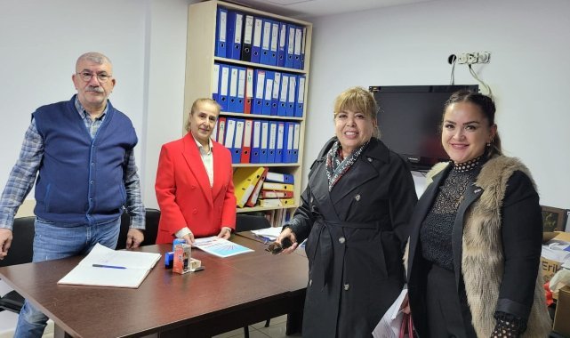 CHP İzmir'in sevilen simalarından Semra Aksakal Kayacan Balçova için yola çıktı