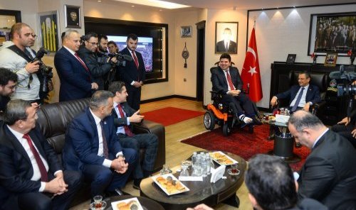 CHP Lideri Özgür Özel Başkan Erhan Kılıç'ı ziyaret etti