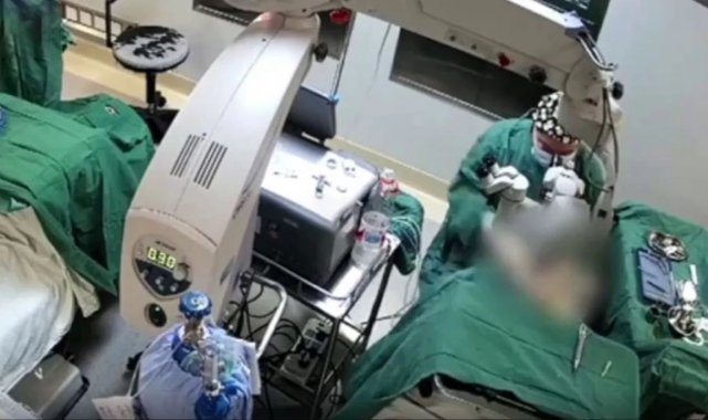 Çin’de doktor ameliyat sırasında hastayı yumrukladı