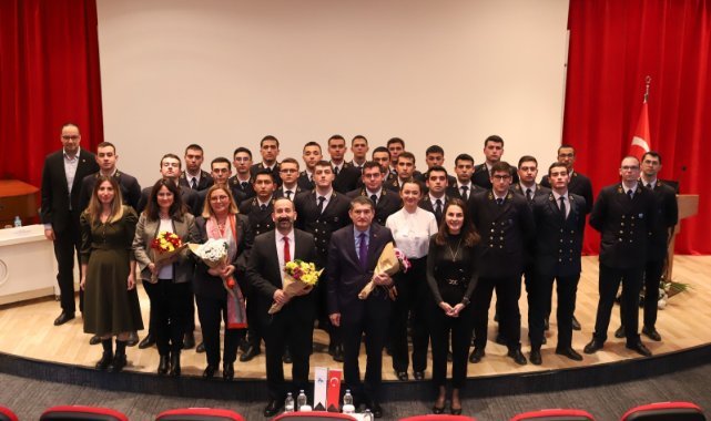 DEÜ’de Türk Dış İlişkileri masaya yatırıldı