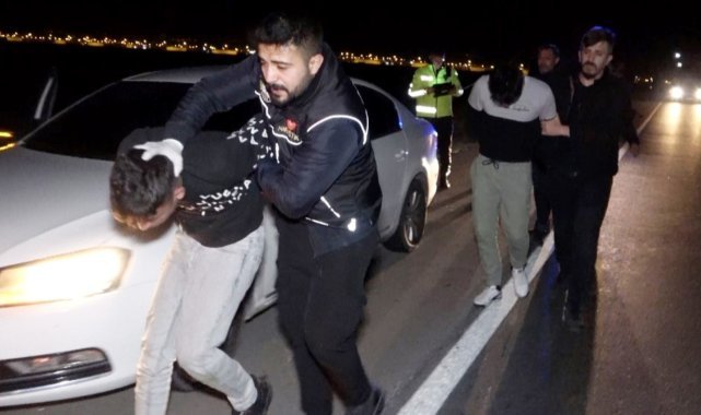 ’Dur’ ihtarına uymayıp kaçtı, yakalanacağını anlayınca gaza basıp polis memuruna çarptı