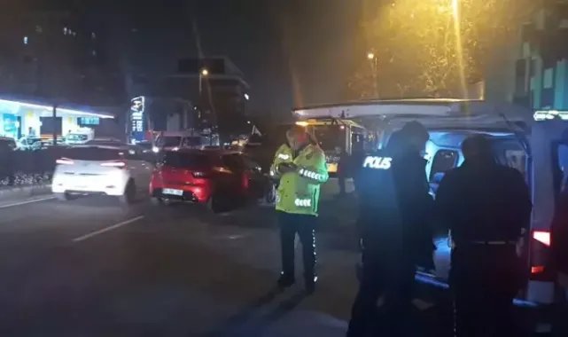Esenyurt'ta İETT otobüsüne çarpan otomobil sürücüsü hayatını kaybetti