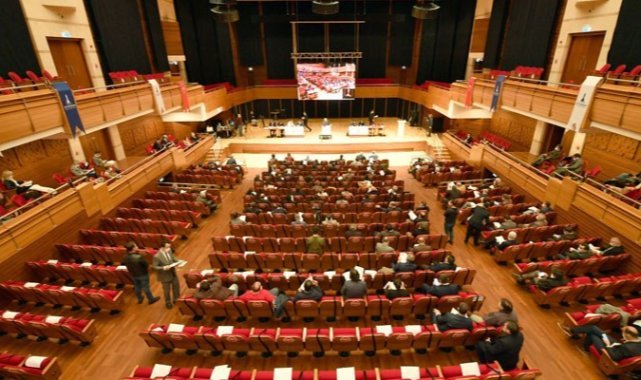 İzmir Büyükşehir Meclisi’nde Cumhur İttifakı’ndan krediye destek