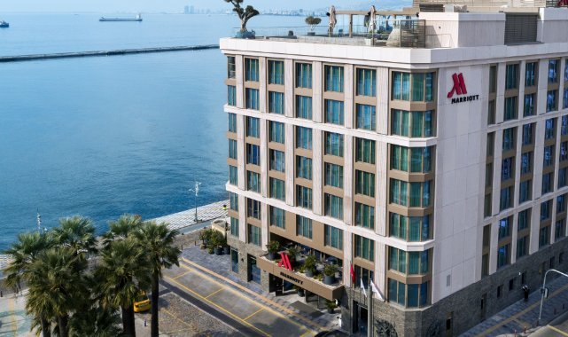 İzmir Maririott Yılbaşı Heyecanına Davetlisiniz