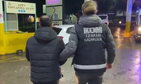 İzmir merkezli FETÖ operasyonunda 15 kişi cezaevinde
