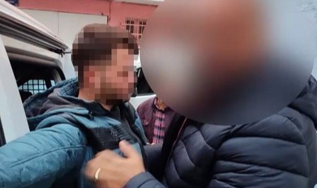 İzmir polisi dedektif gibi çalışıp kapkaççıyı yakaladı