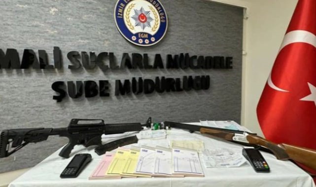 İzmir polisinden 29 adrese operasyon: 21 gözaltı