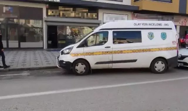 Kar maskesiyle gelip bilezik fiyatı sorduğu kuyumcuyu soydu, ormanda yakalandı