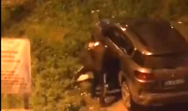 Kartal'da saldırganlar bir genci darbedip bıçakladı