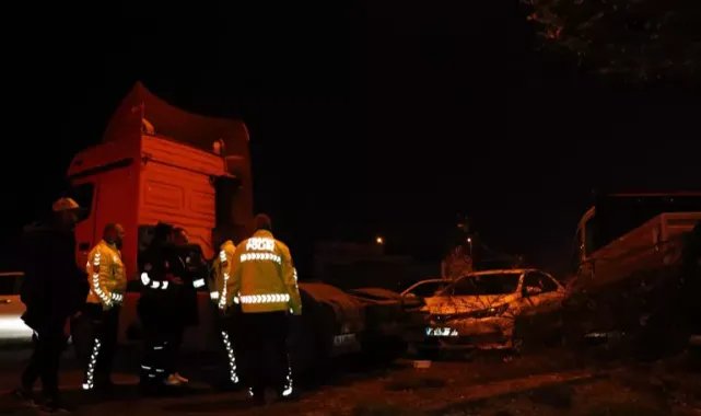 Kayseri’de 4 aracın karıştığı zincirleme kazanın andından TIR sürücüsü kaçtı