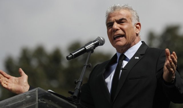 Lapid’den Netanyahu’ya: "Bu adam ülkenin başında kalmaya devam edemez, bu çok tehlikeli”