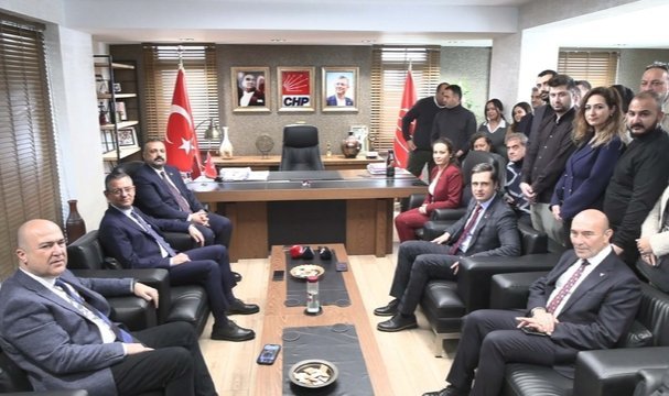 Özgür Özel, Menemen'de Kubilay Anması'na katıldı