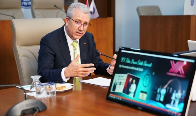 Rektör Prof. Dr. Budak,  “Bölüm Çayı Programı” kapsamında akademisyenlerle bir araya geliyor