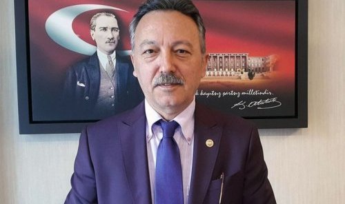 Tacettin Bayır'dan ithal adaya tepki: İzmir'de adam yetişmiyor mu