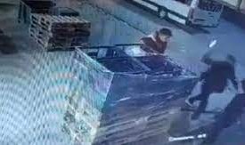 Tartıştığı kişiyi satırla yaralayan çocuk yakalandı
