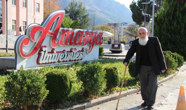 Üniversitelilerden, 4. defa DGS’ye hazırlanan Yaşar dedeye özel matematik dersi